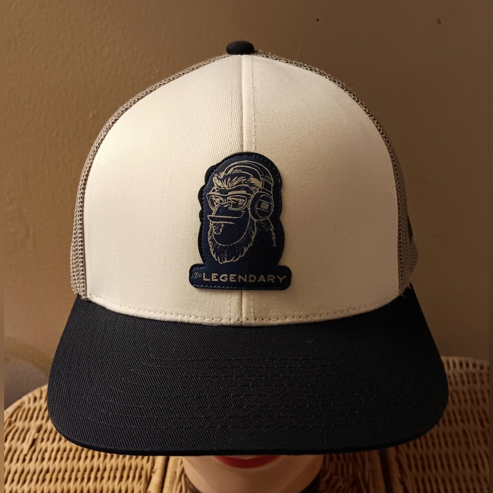 Bigfoot Sasquatch Be Lengendary Trucker Cap NEW NWOT mesh baseball hat